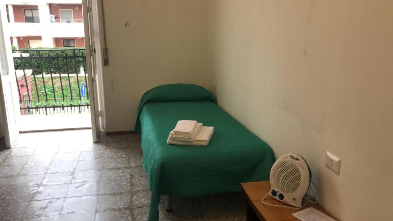 Castellaneta Short Term -Low Cost Exterior photo